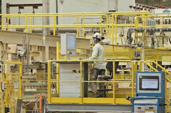 Imagem de compartilhamento para o artigo MS sobe para 2º lugar e é destaque nacional em emprego e qualificação da mão de obra, aponta ranking CLP da MS Todo dia